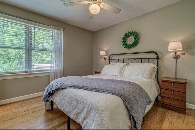 Building Photo - 901 N Broad St