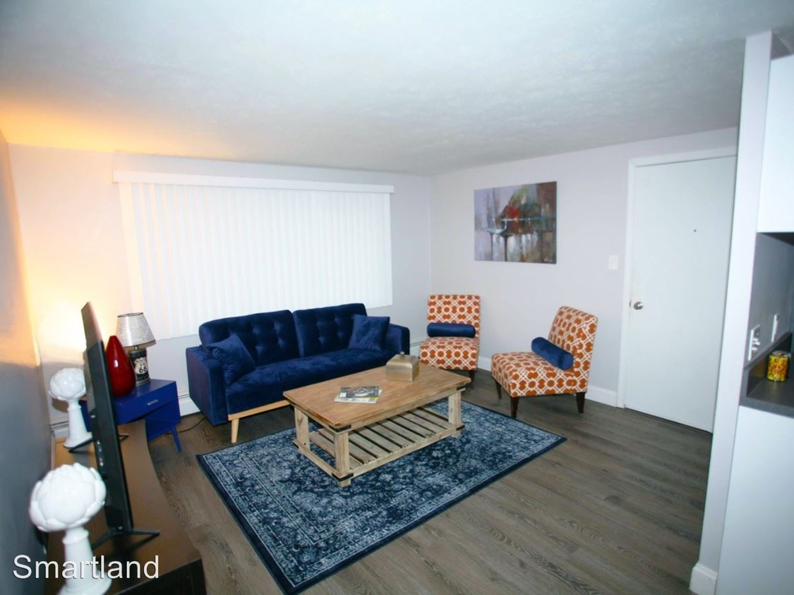 Foto principal - 14901 Turney Rd