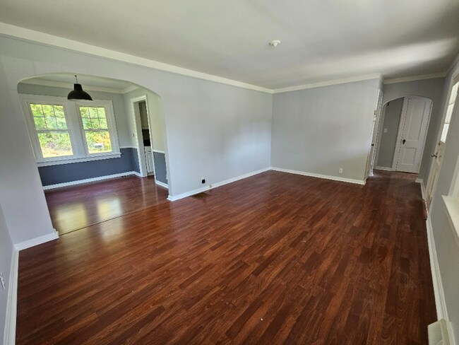 Building Photo - 7036 Britton Ave