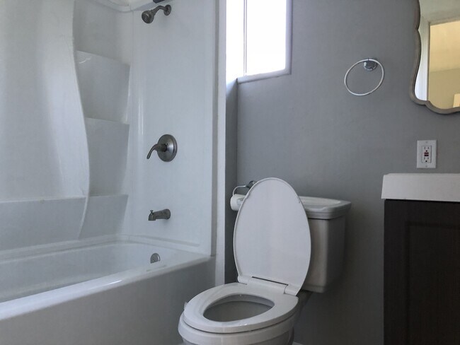 Building Photo - 3 Bedroom/2 bathroom home now available in...