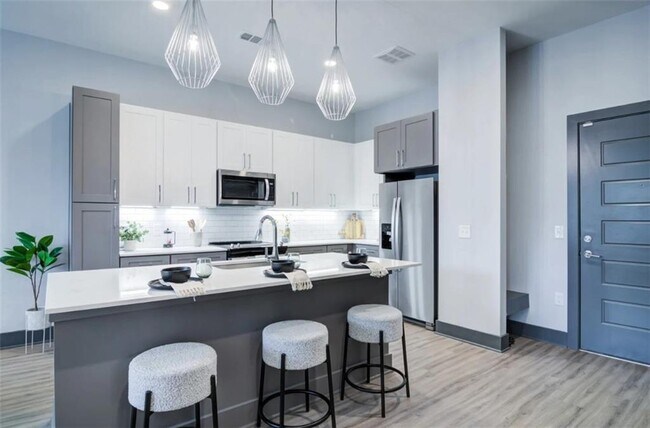 Foto del edificio - 1100 Industrial Blvd