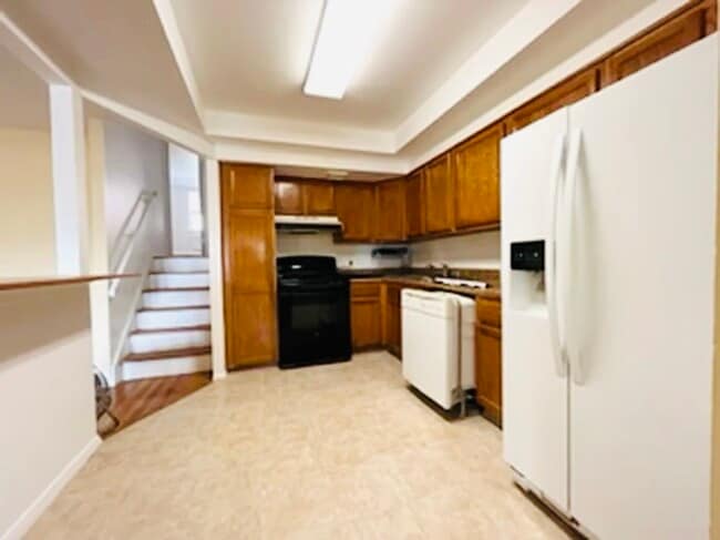 Building Photo - 2656 E 21st St