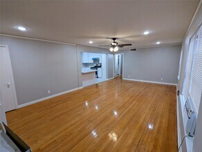 Building Photo - 4714 Oakshire Dr