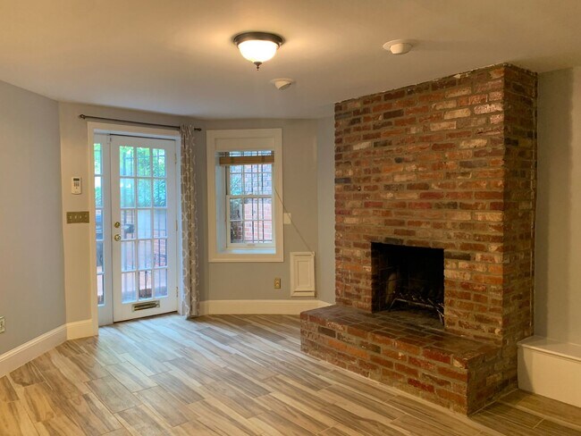 Foto del edificio - 643 E St NE