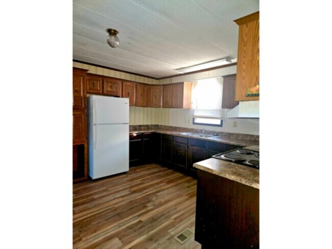 Foto del edificio - 649-95a Hwy 95A N