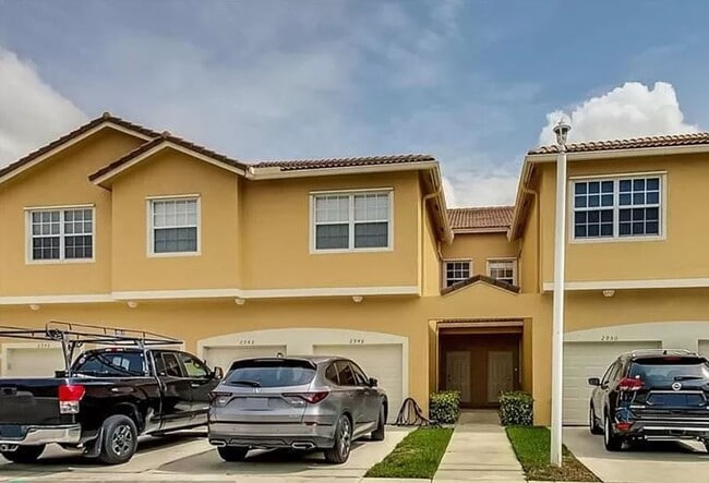 Building Photo - 2948 Crestwood Ter