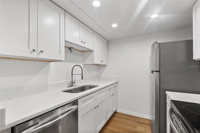 Building Photo - 2865 51st St S