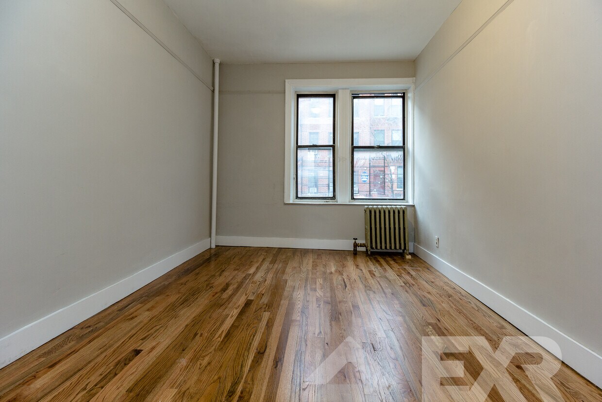 Foto principal - 83 E 94th St