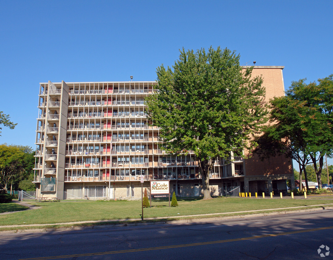 Building Photo - Cole Manor Apartments