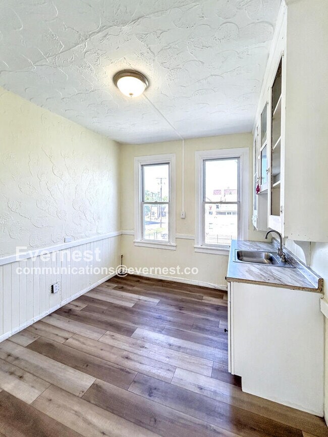 Foto del edificio - 3404 Walton Ave