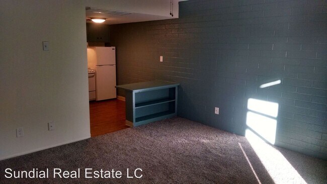 Foto del edificio - Studio, 1 bath Apartment - 426 W. 9th St.