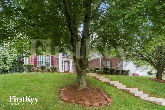 Building Photo - 9427 Golden Pond Dr