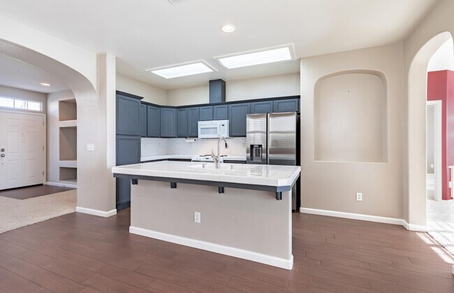 Building Photo - European Parc one-level home w/private rea...