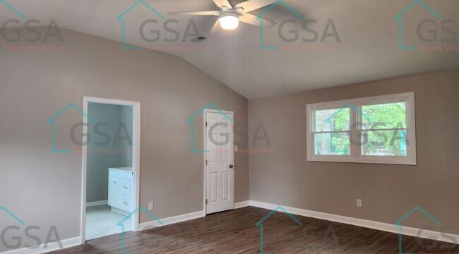 Foto del edificio - 3 Bedroom Home Available!