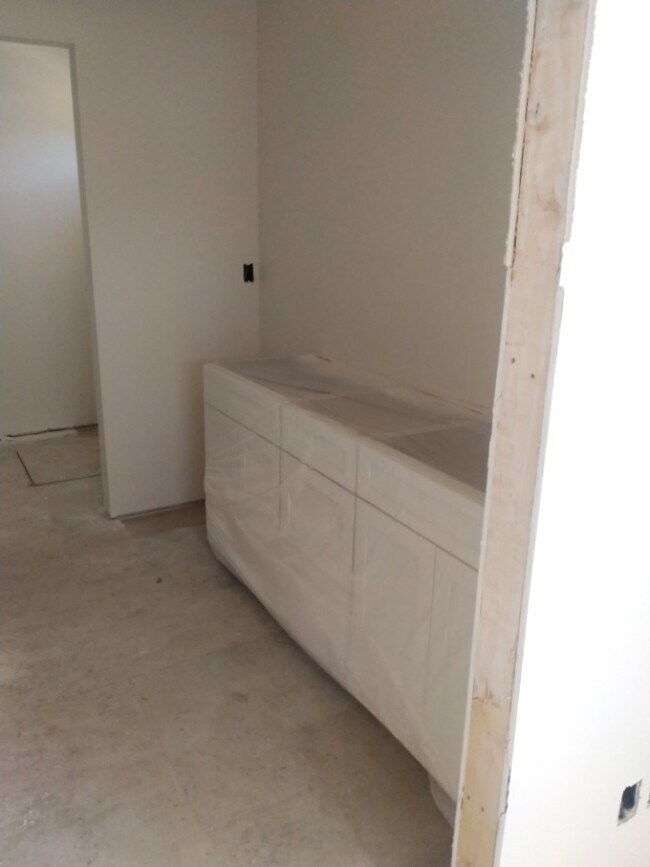 Building Photo - 16488 Bassett Dr