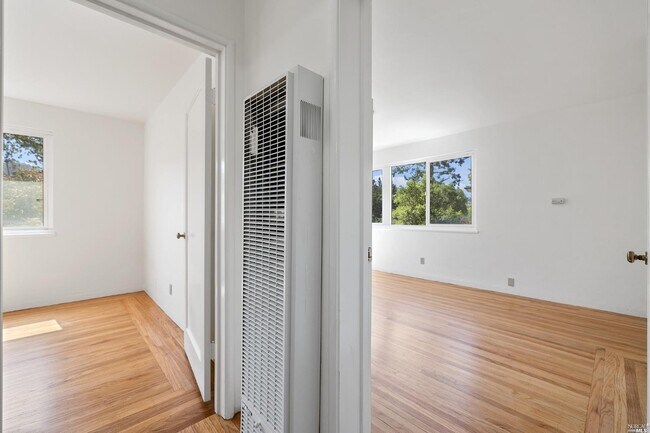 Foto del edificio - 343 Somerset Rd
