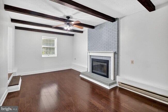 Foto del edificio - 3633 Dry Creek Ct