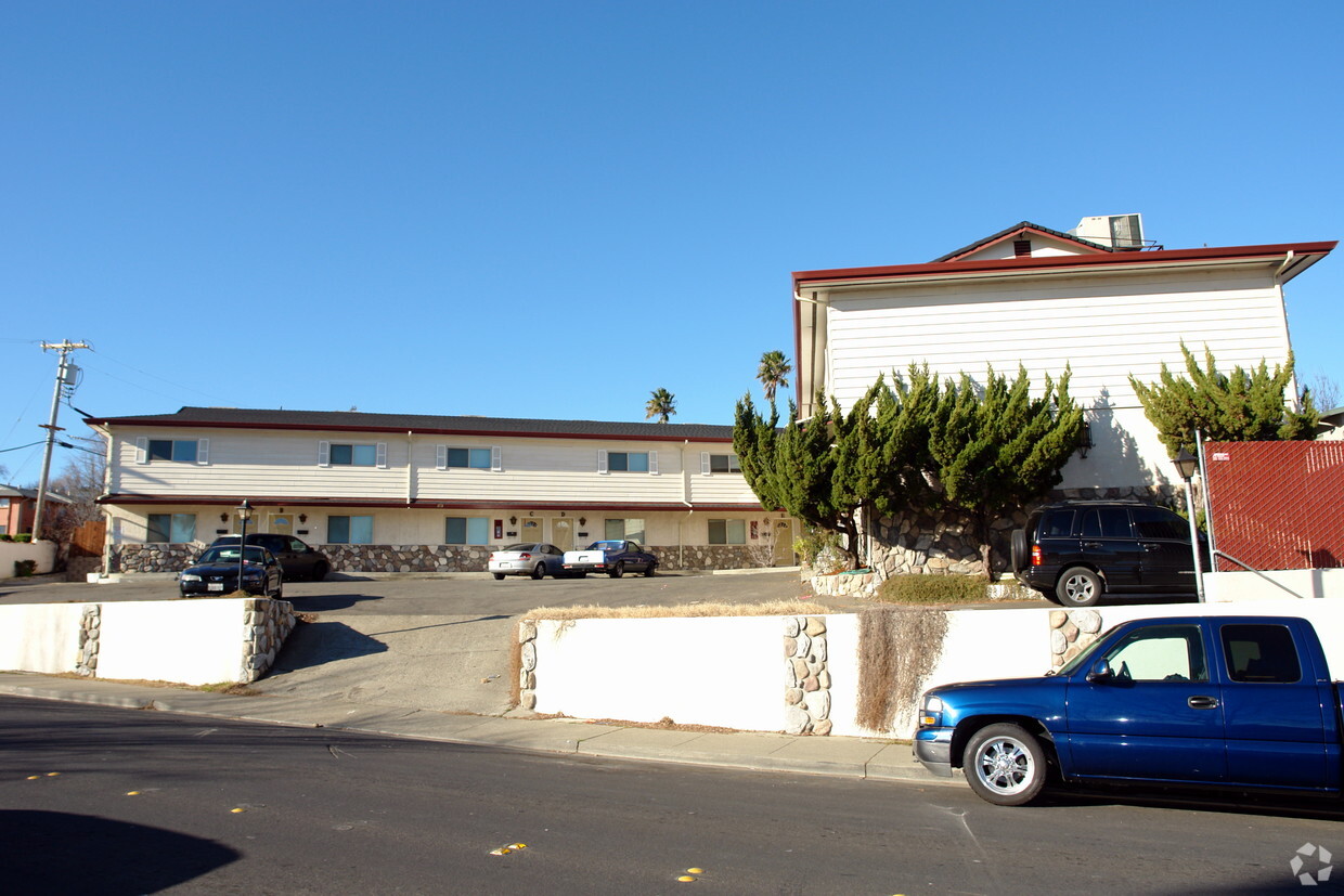 Building Photo - Rose Bank Apartments