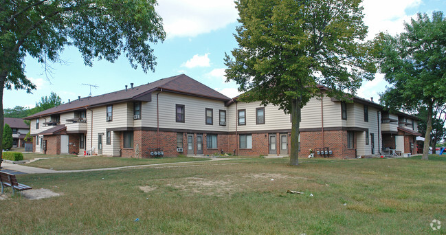 Building Photo - Oakes Village