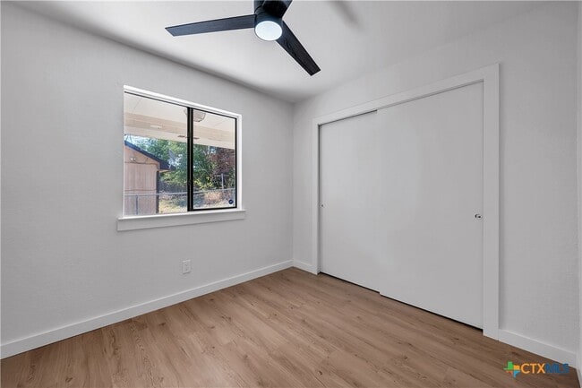 Foto del edificio - 2239 Hilltop Loop