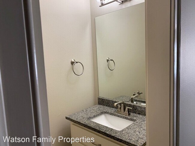 Building Photo - 3 br, 2.5 bath House - 1000 Turnberry Drive