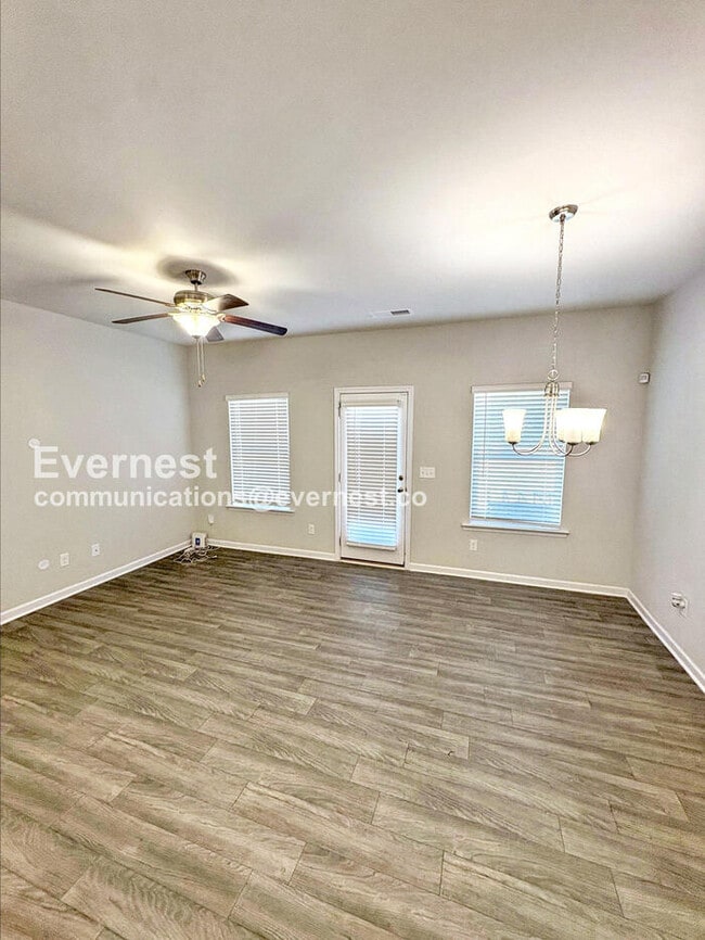 Foto del edificio - 585 McWilliams Rd SE
