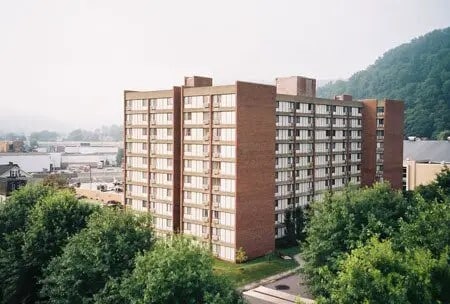 Building Photo - 350 Market St