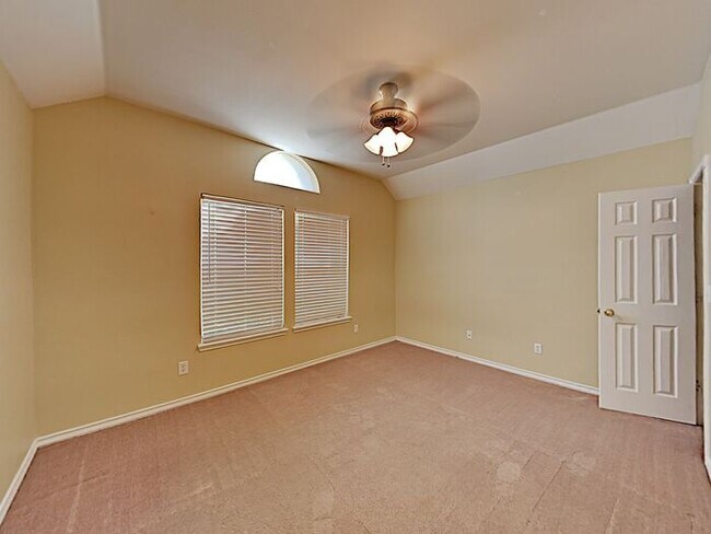 Building Photo - *No Application Fee*