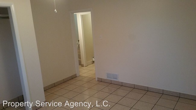 Building Photo - 2121 Barr Dr