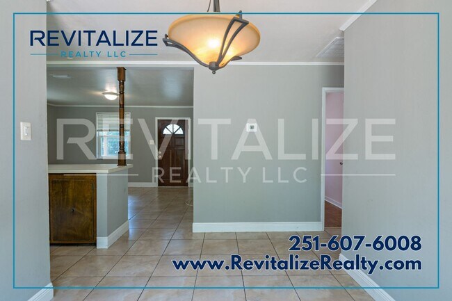 Building Photo - **Coming Soon!!** 3 Bedroom 1 Bathroom Hou...