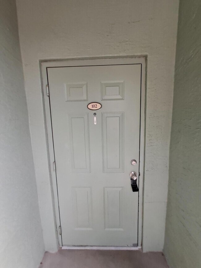 Foto del edificio - 280 Crestwood Cir