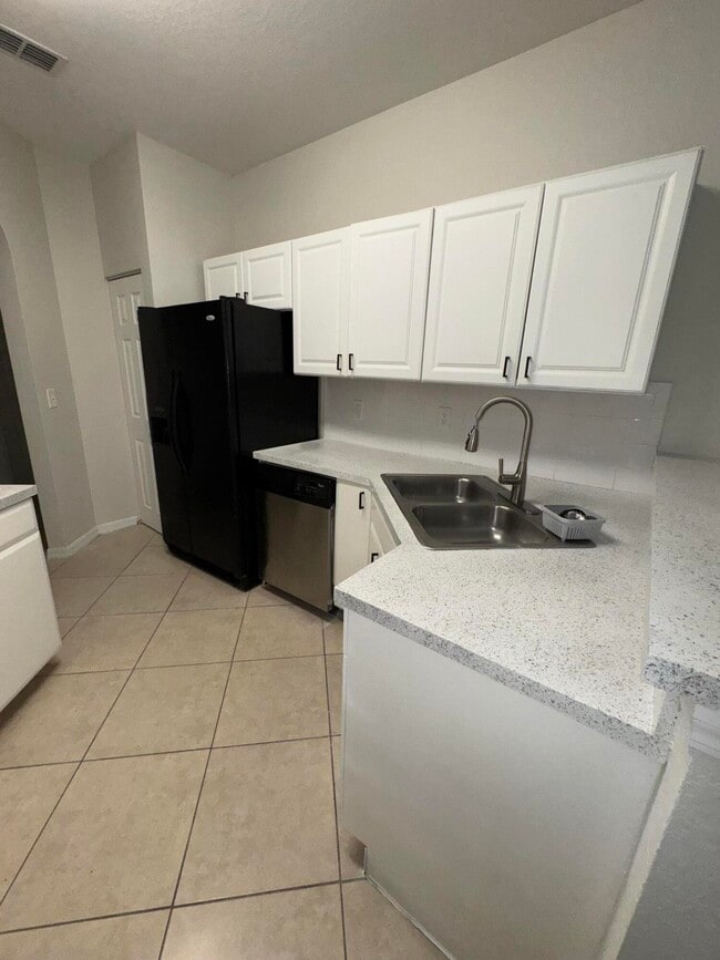 Building Photo - 895 Pipers Cay Dr