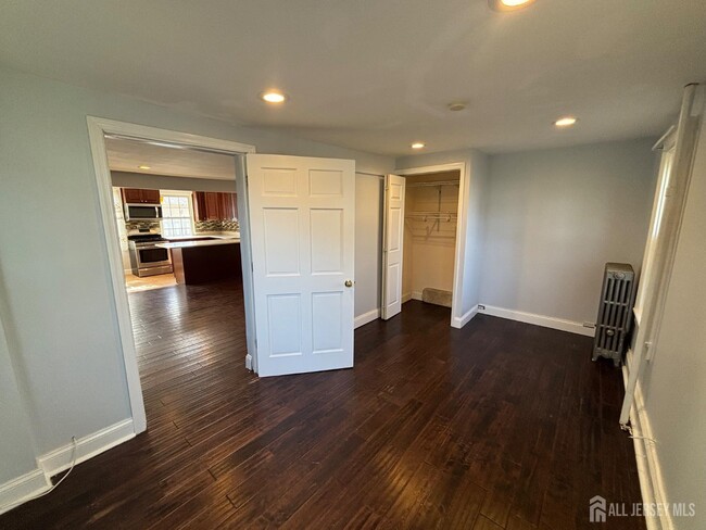 Foto del edificio - 155 Old Bridge Turnpike