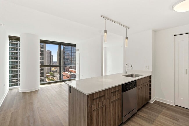 Building Photo - 348 W Wolf Point Plaza