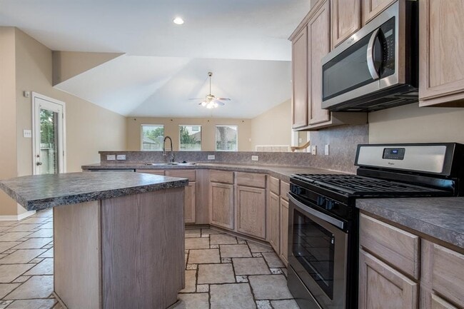 Building Photo - 10831 Summer Meadows Ct