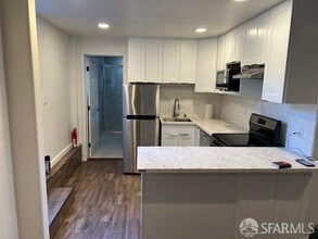 Building Photo - 478 Valencia Dr