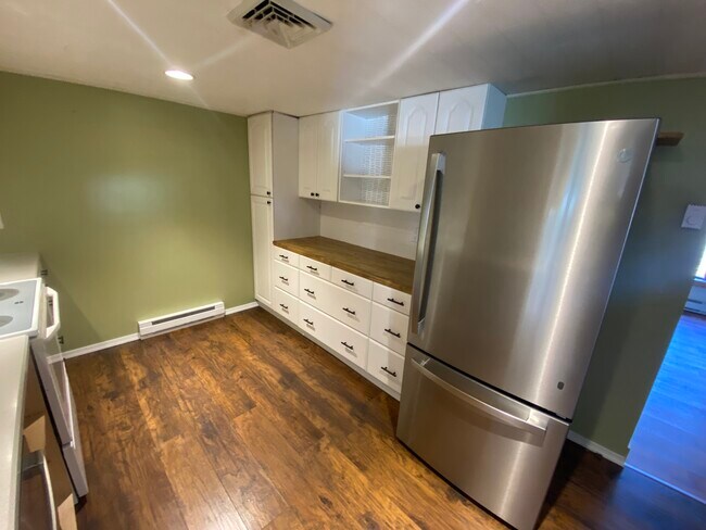 Foto del edificio - 107 Northwood Rd