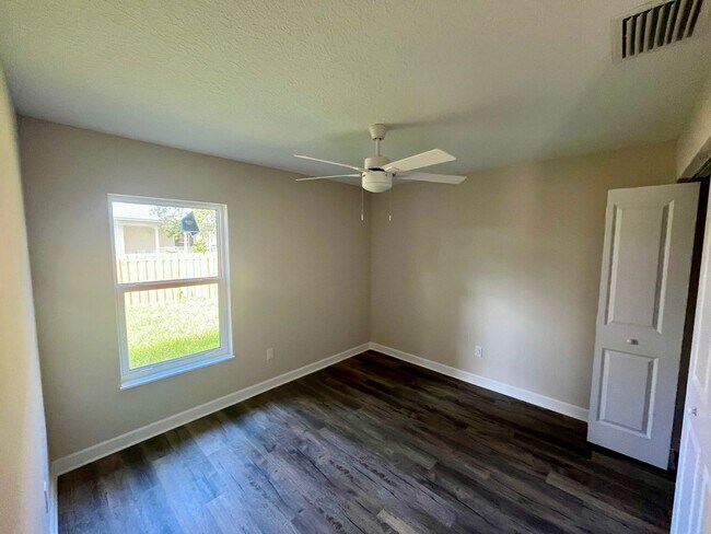 Foto del edificio - Brand new home for Rent