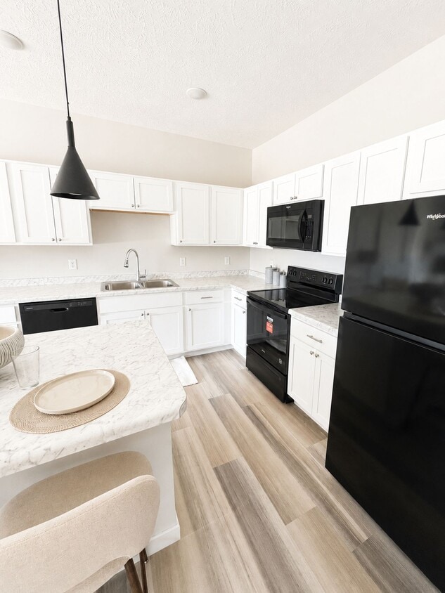 Fox Hills Apartments - 3920 N Plaza Loop Dubuque, IA 52002 | Apartments.com