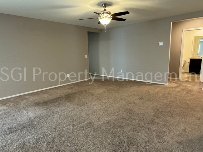 Building Photo - Beautiful Casa Grande home ready for move in