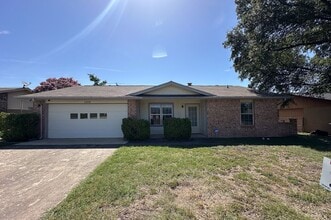 Building Photo - 1608 Becker Dr