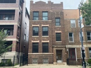 Building Photo - 852 W Diversey Pkwy
