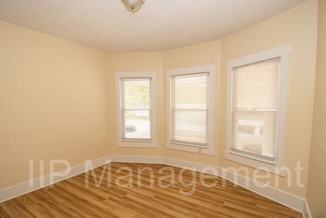 Building Photo - Lovely Updated 3BD Home on Cleveland Near ...