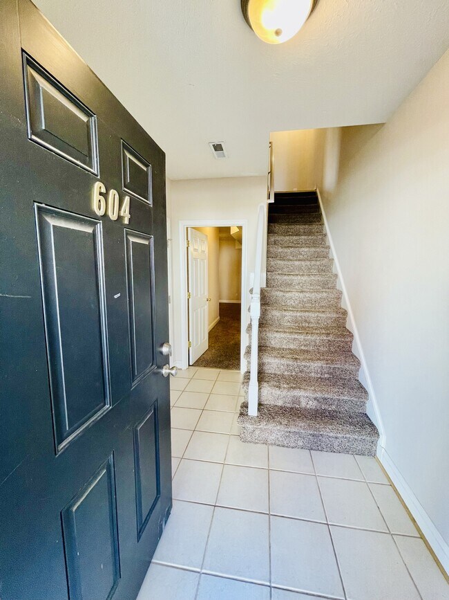 Foto del edificio - 604 Northwynd Cir