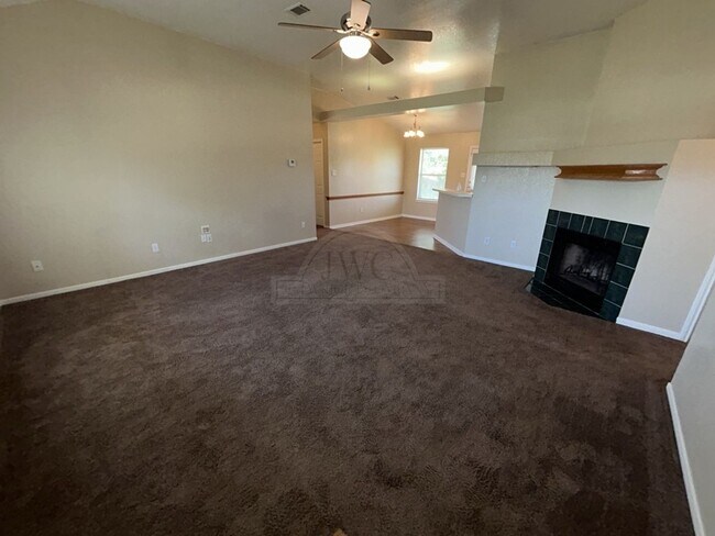 Foto del edificio - 3816 Sawtooth Dr