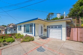 Building Photo - 583 Manor Dr