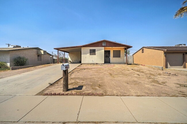 Building Photo - 1114 E Bisnaga St