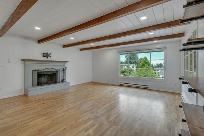 Building Photo - Charming and Cozy 2-Bedroom Home in Steila...