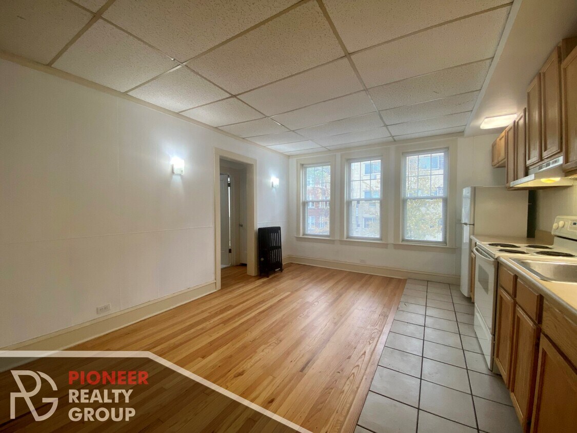 Primary Photo - 1440 W Howard St
