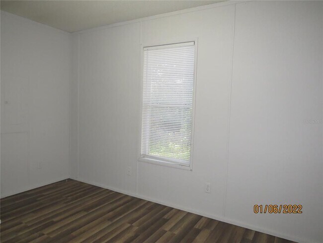 Foto del edificio - 6312 Eugene Acres Ln